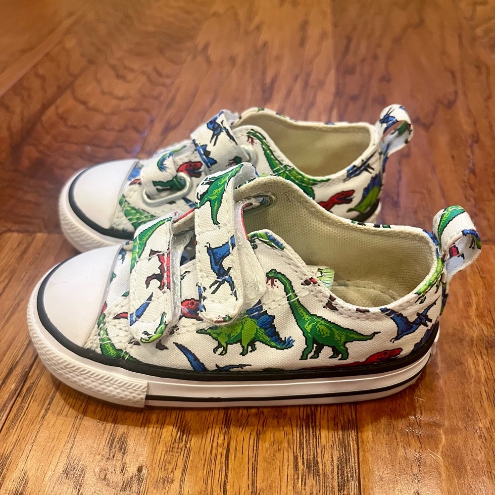 Dinosaur Converse Toddler Size 6
